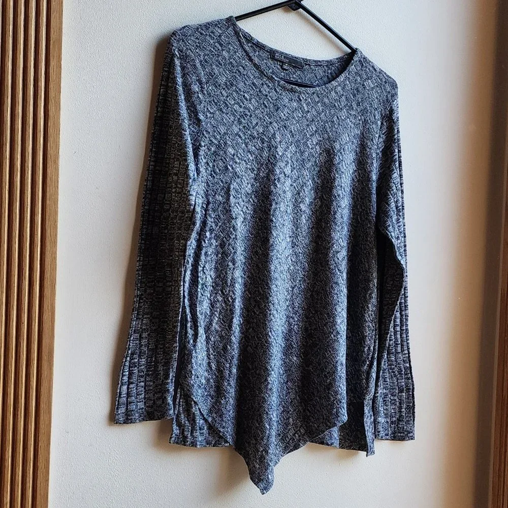 89th & Madison Gray Angled/Ribbed Scoop Neck Jersey Size Medium